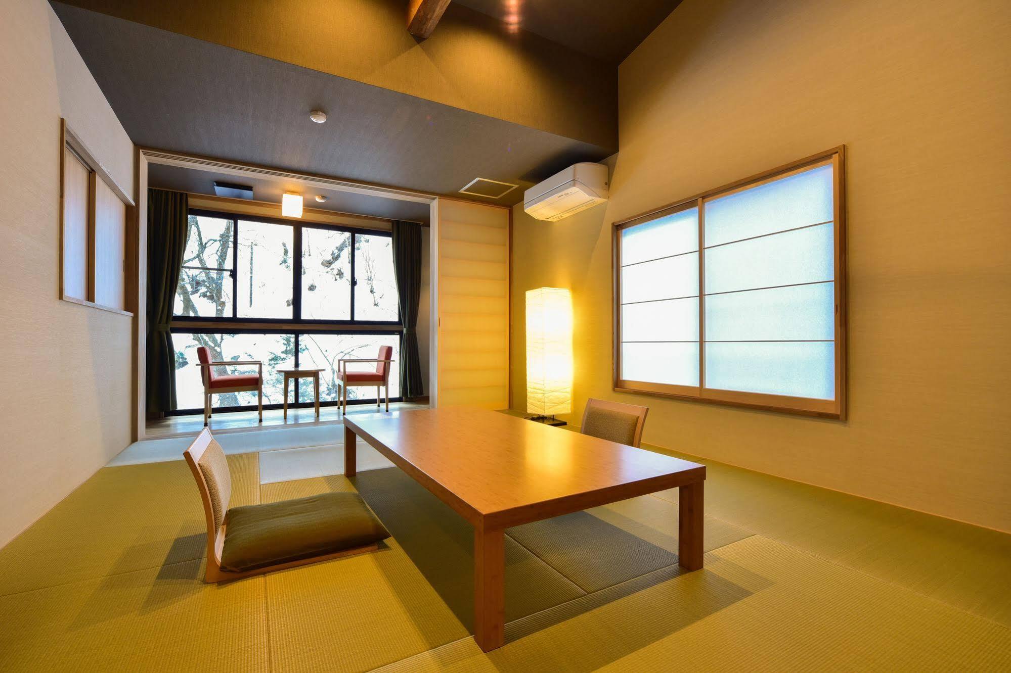 Hinatamikan Nakanojo Bagian luar foto